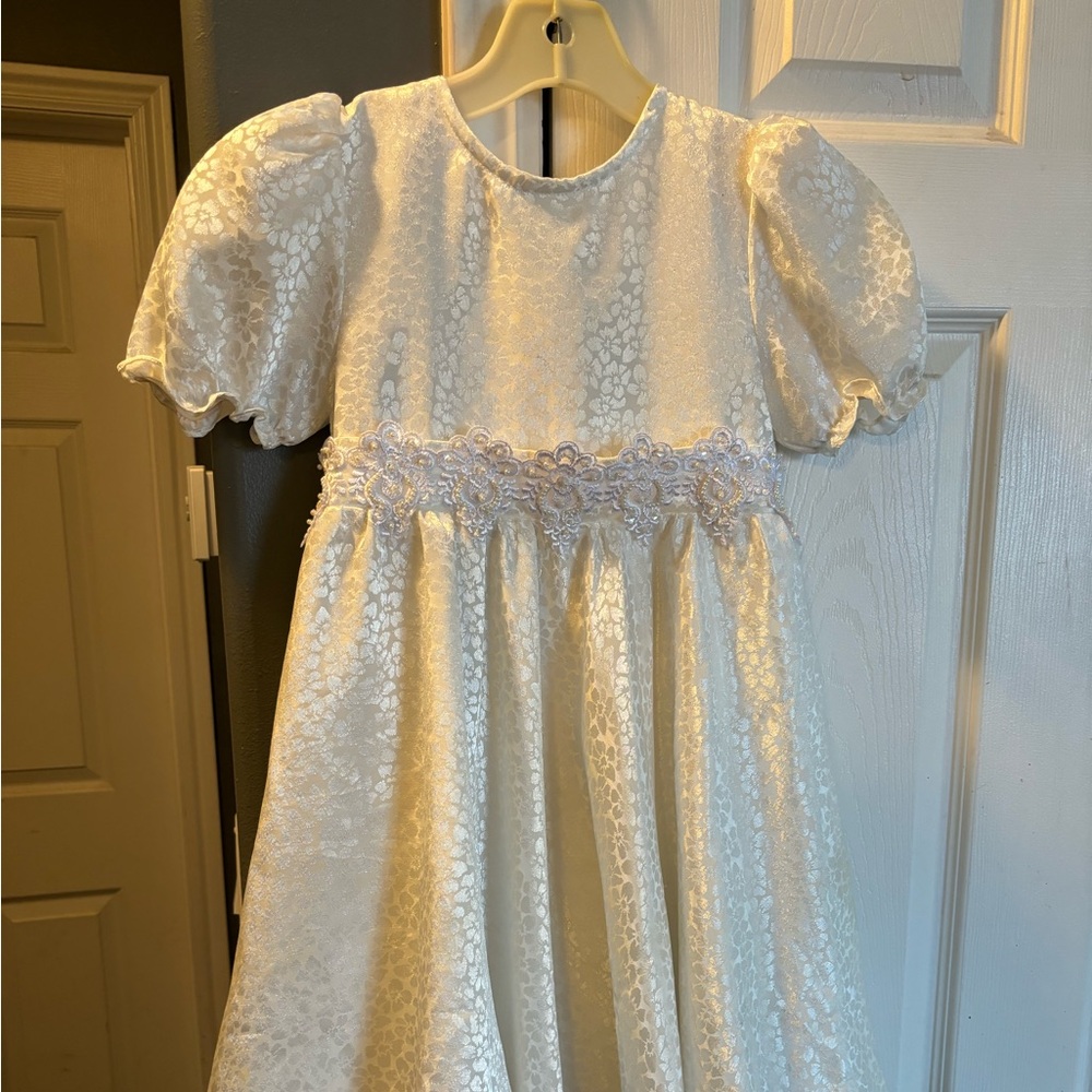 Girls’ Off-White Dress Size 6X